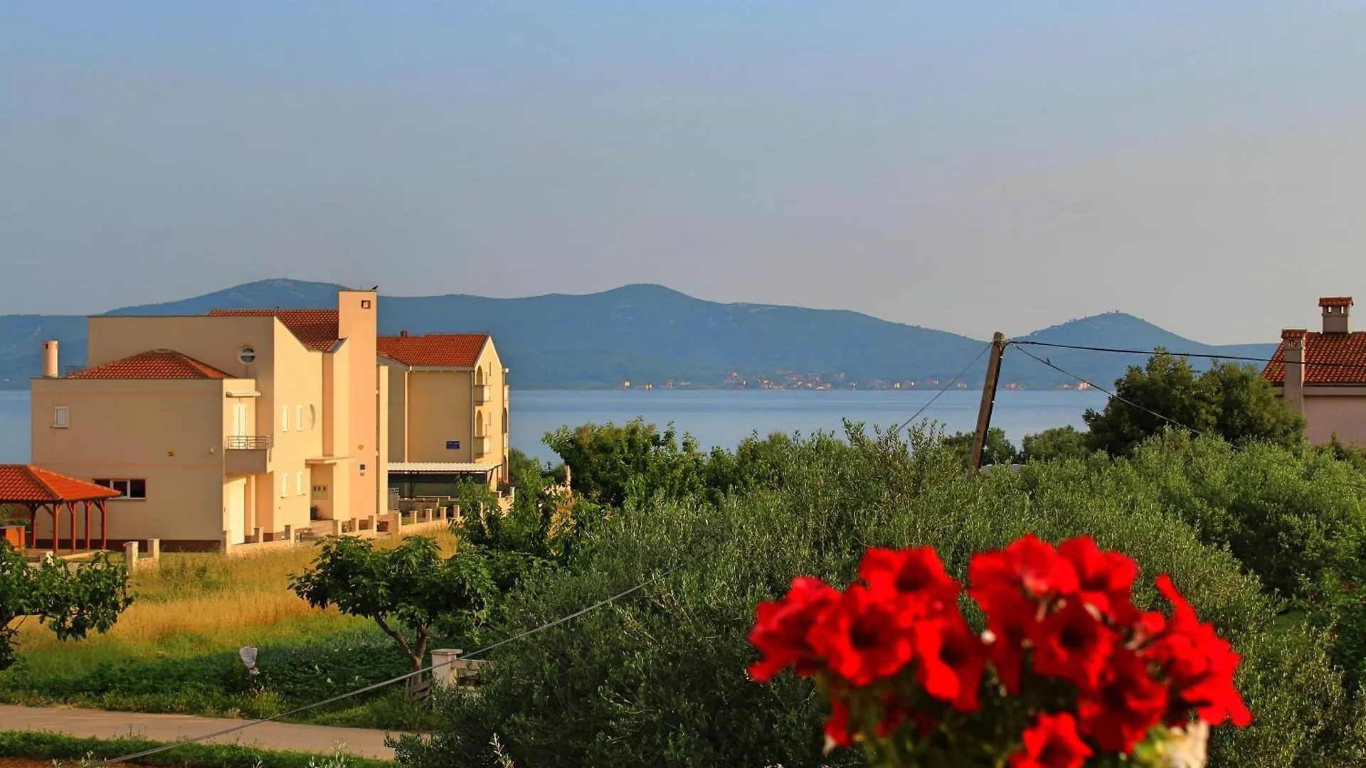 Apartments Kresan Soline 2 Sukošan Kroatien