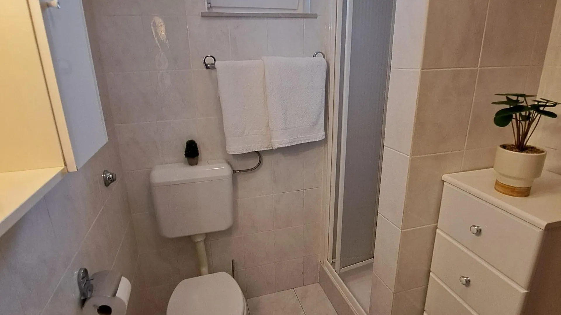 Apartments Kresan Soline 2 Sukošan Kroatien